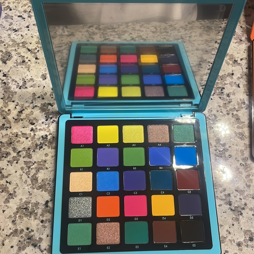 ABH norvina pro pigment palette VOL. 2